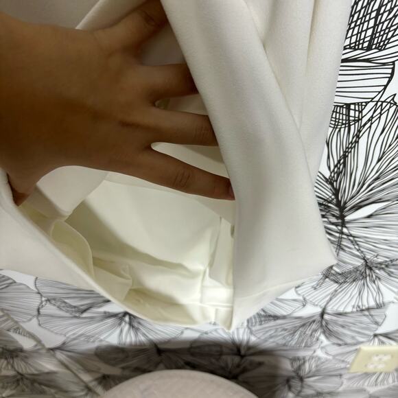 Calvin Klein White and Black Bell Sleeve Long Sleeve Knee Length Dress Size 4 - Picture 4 of 9